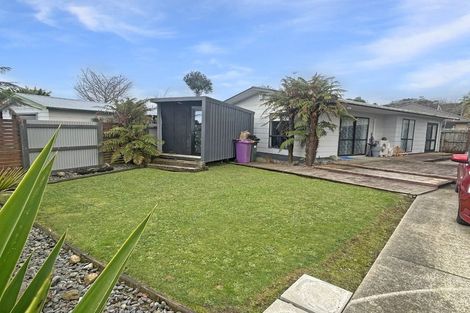 Photo of property in 10 Kebbell Avenue, Levin, 5510