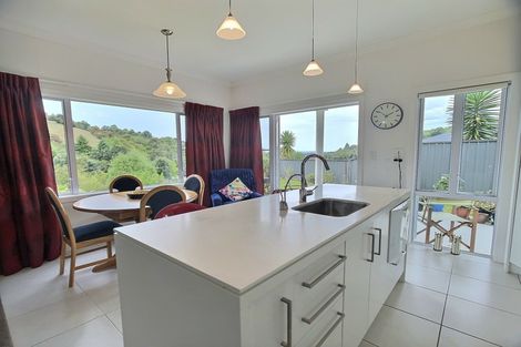 Photo of property in 115 Kent Terrace, Taradale, Napier, 4112