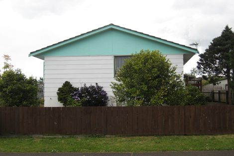 Photo of property in 1/5 Mon Desir Place, Manurewa, Auckland, 2102