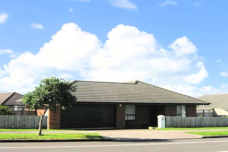 Photo of property in 1/145 Te Irirangi Drive, Flat Bush, Auckland, 2019