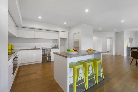 Photo of property in 28 Kilmacrennan Drive, Rosehill, Papakura, 2113