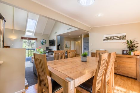 Photo of property in 33 Warner Park Avenue, Laingholm, Auckland, 0604