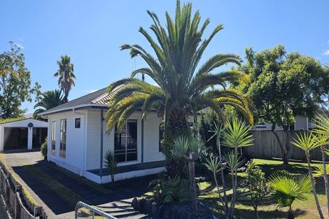 Photo of property in 43 Ngatai Road, Otumoetai, Tauranga, 3110