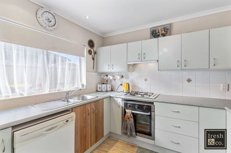 Photo of property in 25 Carisbrook Crescent, Papakura, 2110