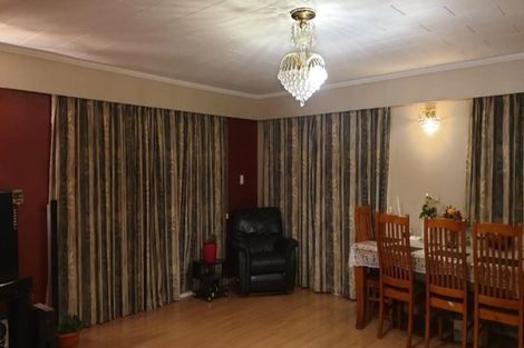 Photo of property in 2 Kelkirk Street, Kelston, Auckland, 0602