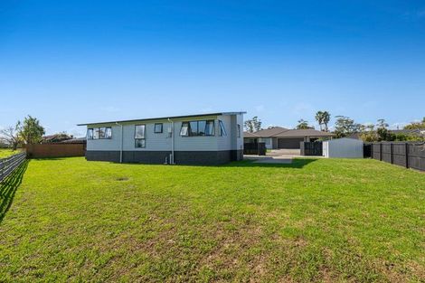 Photo of property in 30 Aitkenhead Court, Parakai, 0830