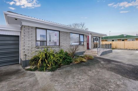 Photo of property in 2/15 Dowling Place, Pakuranga, Auckland, 2010