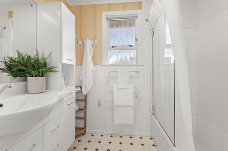 Photo of property in 24 Sutherland Crescent, Westbrook, Palmerston North, 4412