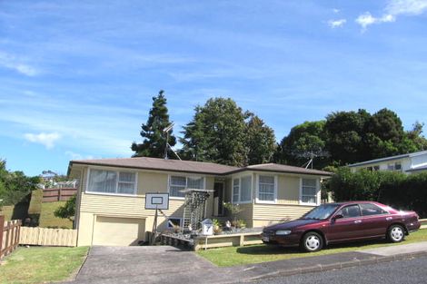 Photo of property in 7 Cypress Place, Sunnynook, Auckland, 0620