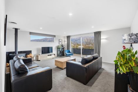 Photo of property in 48 Minaret Ridge, Wanaka, 9305