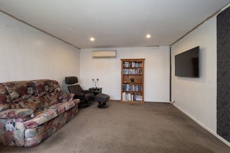 Photo of property in 155 Mcmurdo Street, Tinwald, Ashburton, 7700
