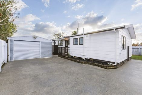 Photo of property in 2/31 Sutton Crescent, Papakura, 2110