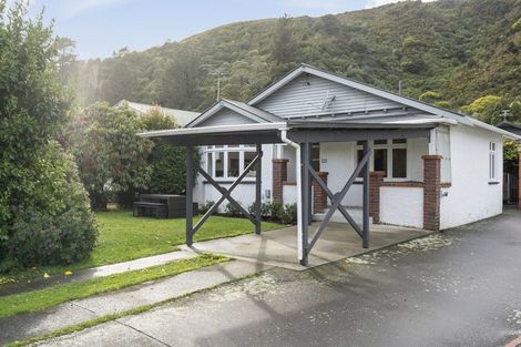 Photo of property in 105 Wyndrum Avenue, Waterloo, Lower Hutt, 5011