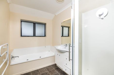 Photo of property in 68 Erlestoke Crescent, Churton Park, Wellington, 6037