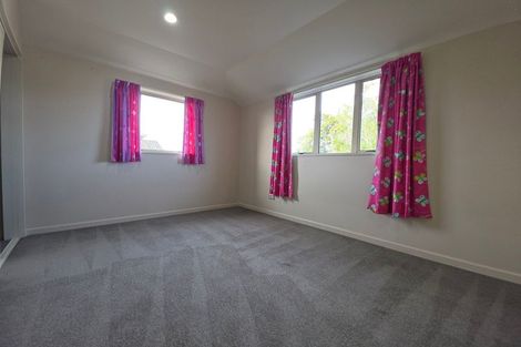 Photo of property in 135a Memorial Avenue, Burnside, Christchurch, 8053