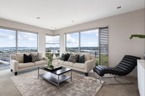 Photo of property in 24 Manhattan Rise, Orewa, 0931