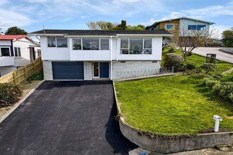 Photo of property in 5 Seaview Road, Paremata, Porirua, 5024