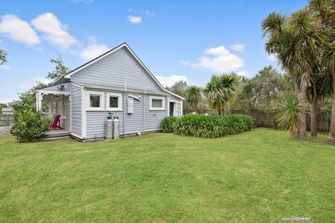 Photo of property in 102 Jellicoe Street, Martinborough, 5711