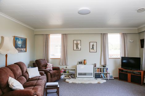 Photo of property in 19 Towey Street, Holmes Hill, Oamaru, 9401