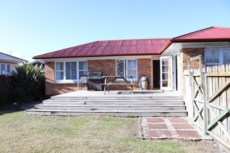 Photo of property in 8 Rollerson Street, Papakura, 2110