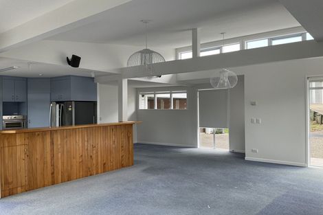 Photo of property in 22a Knightsbridge Drive, Forrest Hill, Auckland, 0620