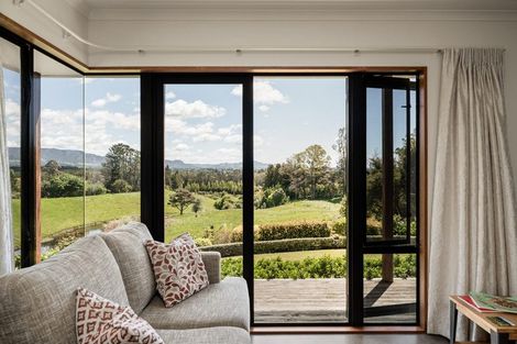 Photo of property in 42 Walker Road West, Aongatete, 3178