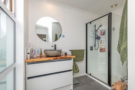 Photo of property in 20 Motuoapa Place, Kelvin Grove, Palmerston North, 4414