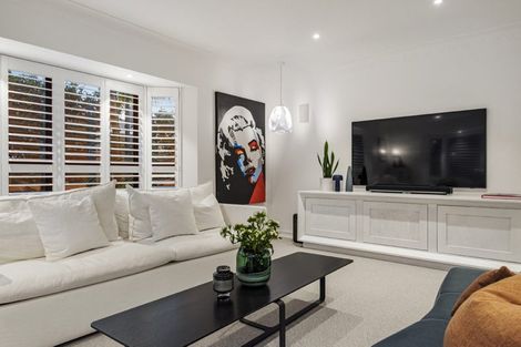 Photo of property in 33 Craig Road, Milford, Auckland, 0620