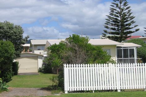 Photo of property in 32 Broadway Road, Waihi Beach, 3611