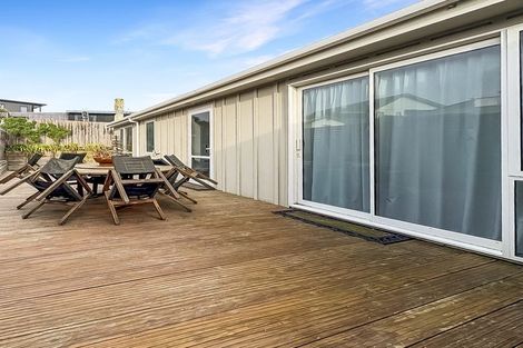Photo of property in 5a Marine Parade North, Foxton Beach, Foxton, 4815