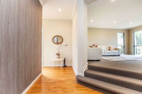 Photo of property in 6 Hilton Close, Fairview Heights, Auckland, 0632