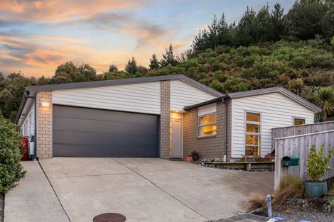 Photo of property in 14 Moonraker Place, Whitby, Porirua, 5024