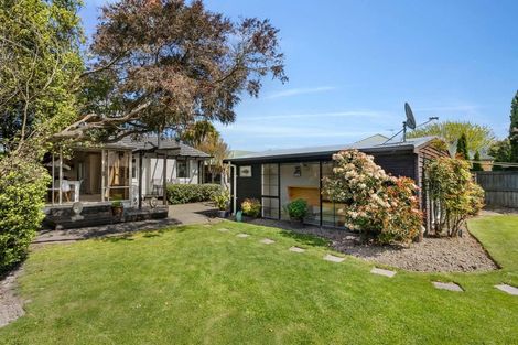 Photo of property in 77 Farquhars Road, Redwood, Christchurch, 8051