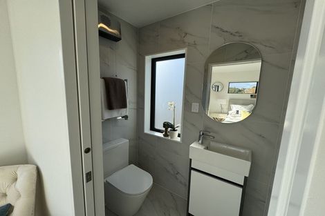 Photo of property in 47b Northcote Road, Hillcrest, Auckland, 0627