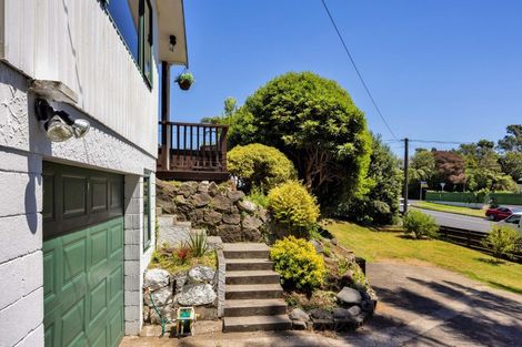 Photo of property in 15 Awanui Street, Merrilands, New Plymouth, 4312