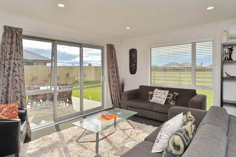 Photo of property in 4 Sequoia Way, Rangiora, 7400