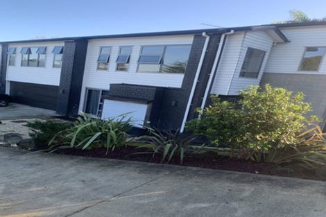 Photo of property in 37 Newington Road, Henderson, Auckland, 0612