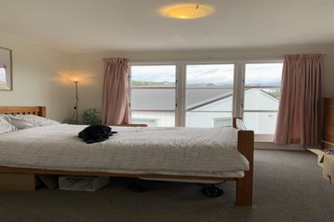 Photo of property in 38 Lyndfield Lane, Newlands, Wellington, 6037