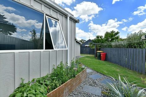 Photo of property in 53 Springs Road, Parakai, 0830