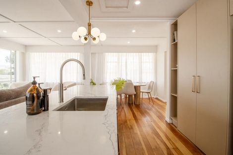 Photo of property in 1 Galt Street, Hawera, 4610