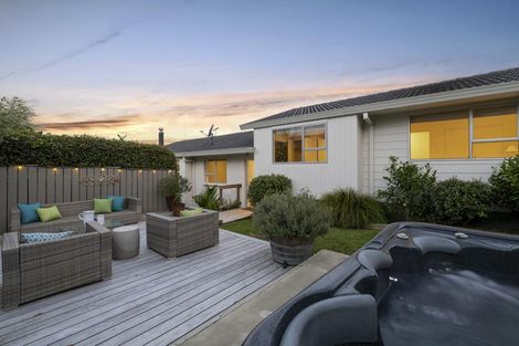 Photo of property in 9 Serrata Place, Browns Bay, Auckland, 0630