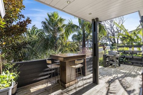 Photo of property in 2/8 Newburn Road, Waiake, Auckland, 0630