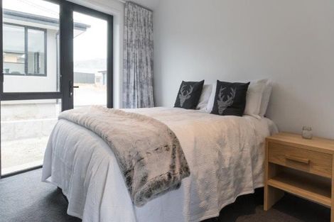 Photo of property in 6 Scurr Terrace, Wanaka, 9305