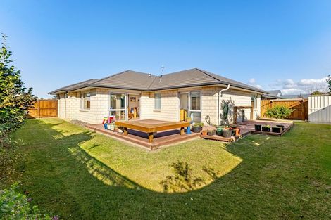 Photo of property in 34 Butterworth Crescent, Papamoa Beach, Papamoa, 3118