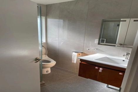 Photo of property in 107 Luckens Road, West Harbour, Auckland, 0618