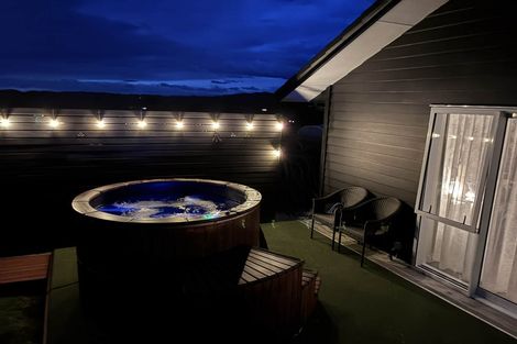 Photo of property in 204 Eskridge Drive, Eskdale, Napier, 4182