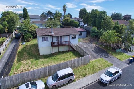 Photo of property in 10 Quincey Place, Massey, Auckland, 0614