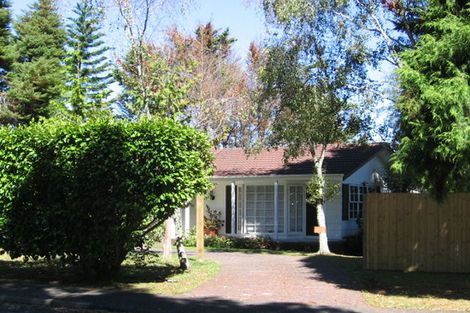 Photo of property in 15 St Catherine Crescent, West Harbour, Auckland, 0618