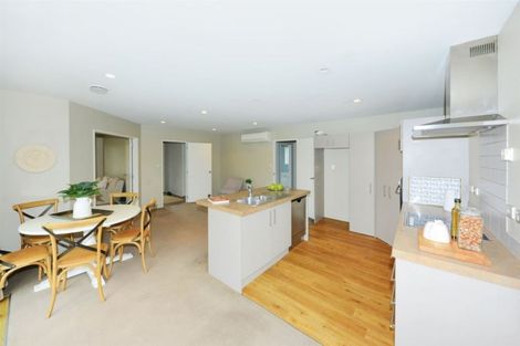 Photo of property in 5 Willowview Drive, Redwood, Christchurch, 8051