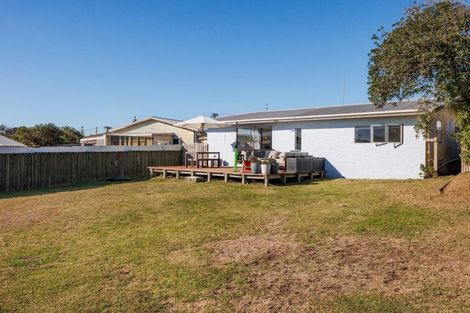 Photo of property in 12 Rangitane Street, Himatangi Beach, Foxton, 4891